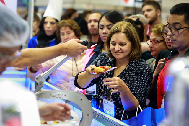 O maior evento do setor de alimentação fora do lar da América Latina recebeu profissionais de todo o Brasil e arrecadou mais de 3 toneladas de alimentos para programa social