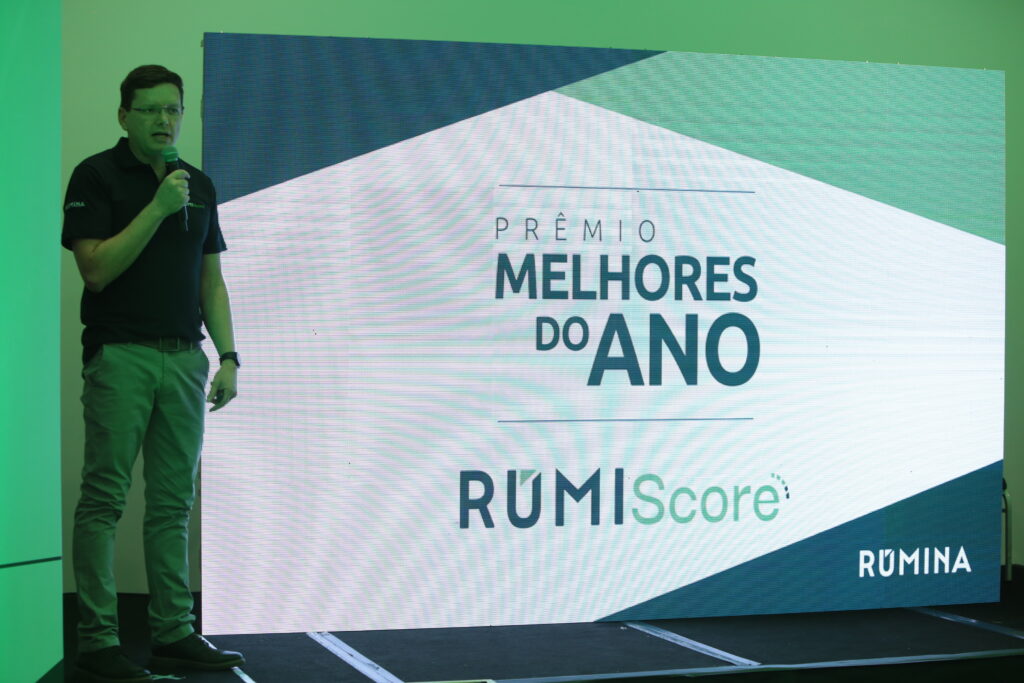 Prêmio "Melhores do Ano RÚMIScore" reconhece fazendas com as melhores práticas na pecuária de leite