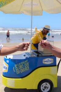 Santa Clara invade a praia de Capão da Canoa com Carrinhos de Queijo Coalho