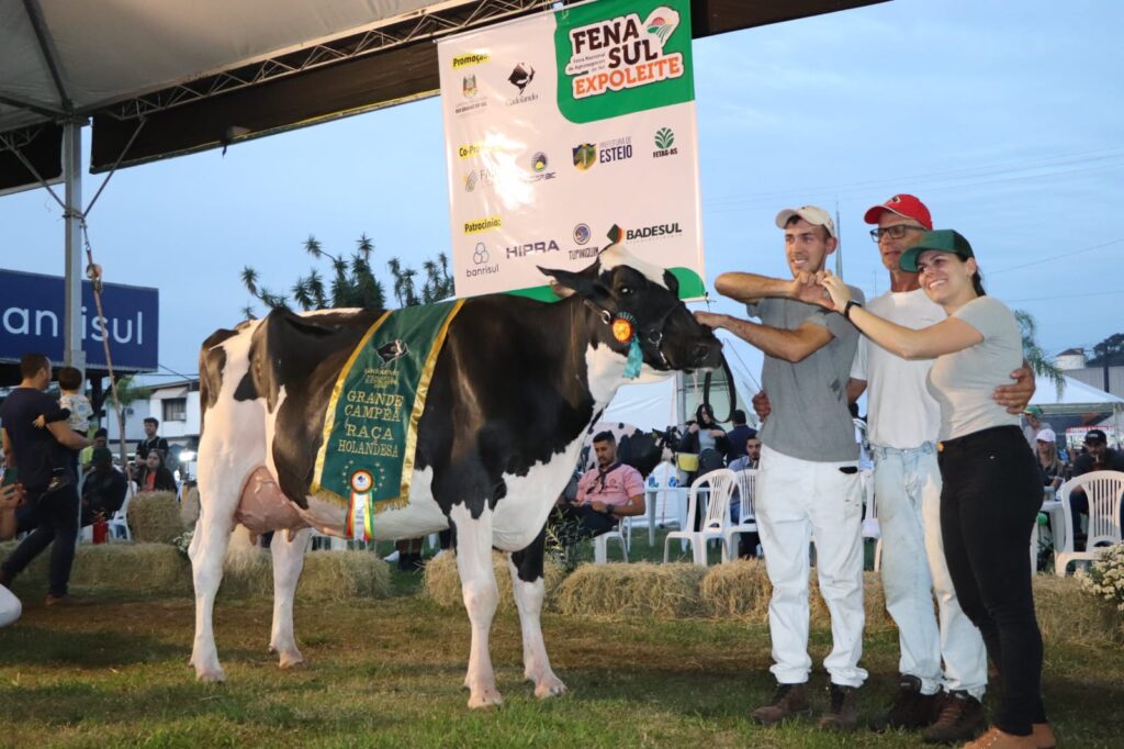 Produtores representam a Santa Clara na 45ª Expoleite e à 18ª Fenasul, em Esteio