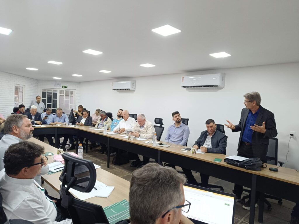 Sindilat aponta urgência na reconstrução do Programa Mais Leite Saudável