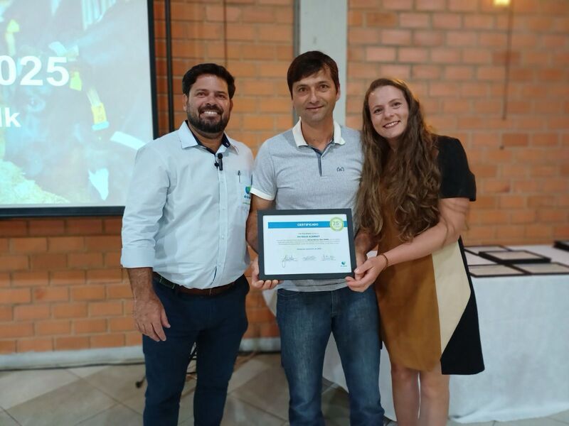 Gestão baseada em dados transforma resultados da pecuária leiteira no Brasil