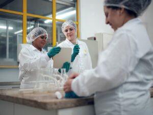 Cooperativa Santa Clara está entre as 50 empresas do setor lácteo no mundo com a certificação FSSC 22000