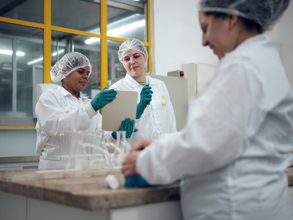 Cooperativa Santa Clara está entre as 50 empresas do setor lácteo no mundo com a certificação FSSC 22000