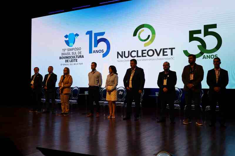 Simpósio do leite abre em Chapecó com foco em ciência, produção e futuro da cadeia (2)